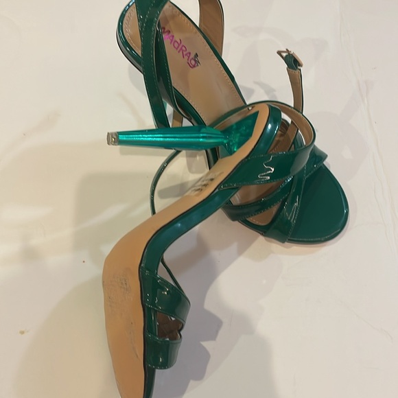 Shoes - Picture 2 of 4